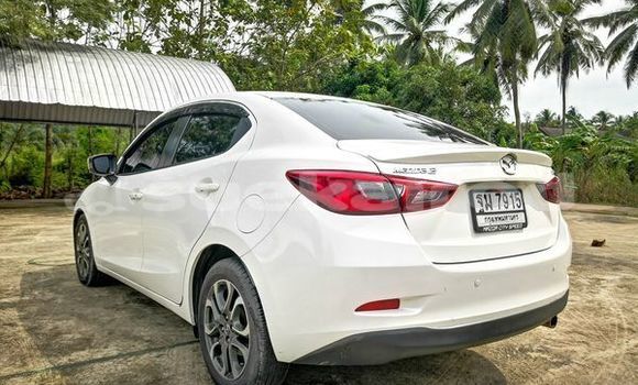 ซื้อ รถมือสอง Mazda Mazda 2 ขาว รถยนต์ ใน %{เมือง} ใน กรุงเทพมหานคร ซื้อ รถมือสอง Mazda Mazda 2 ขาว รถยนต์ ใน %{เมือง} ใน กรุงเทพมหานคร