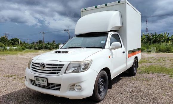 ซื้อ รถมือสอง Toyota Hiluxe VIGO ขาว รถยนต์ ใน %{เมือง} ใน กรุงเทพมหานคร