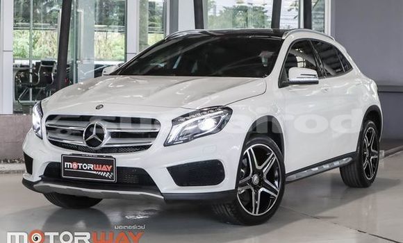 Buy Used Mercedes-Benz GLA-klasse White Car in Bangkok in Bangkok