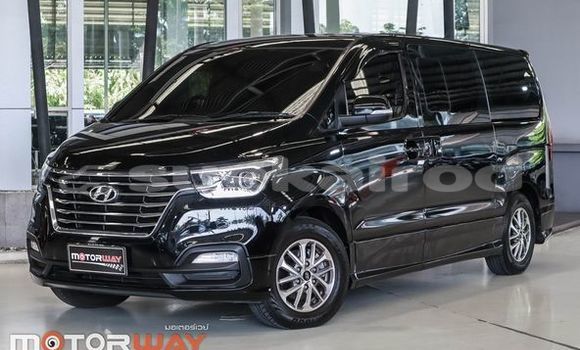 Buy Used Hyundai H1 Black Car in Bangkok in Bangkok