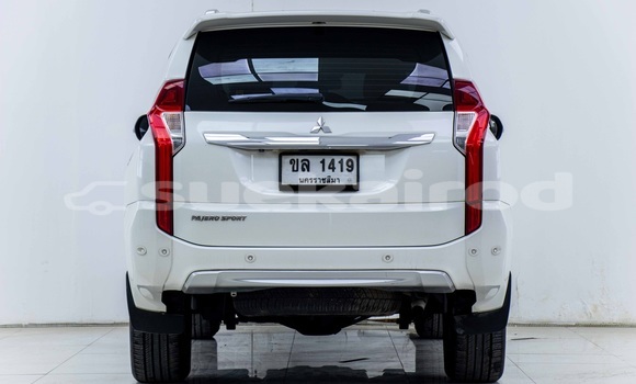 ซื้อ รถมือสอง Mitsubishi Pajero Sport ขาว รถยนต์ ใน %{เมือง} ใน กรุงเทพมหานคร ซื้อ รถมือสอง Mitsubishi Pajero Sport ขาว รถยนต์ ใน %{เมือง} ใน กรุงเทพมหานคร