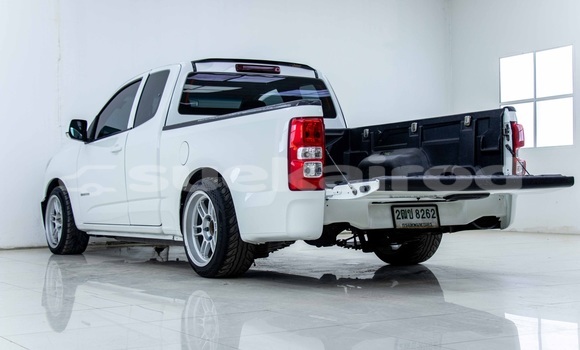 Buy Used Chevrolet Corolado White Car in Bangkok in Bangkok Buy Used Chevrolet Corolado White Car in Bangkok in Bangkok