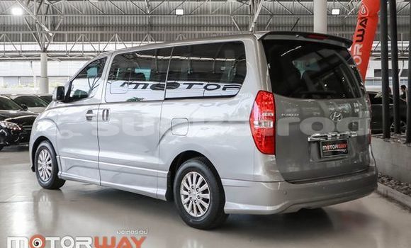 Buy Used Hyundai H1 Silver Car in Bangkok in Bangkok Buy Used Hyundai H1 Silver Car in Bangkok in Bangkok