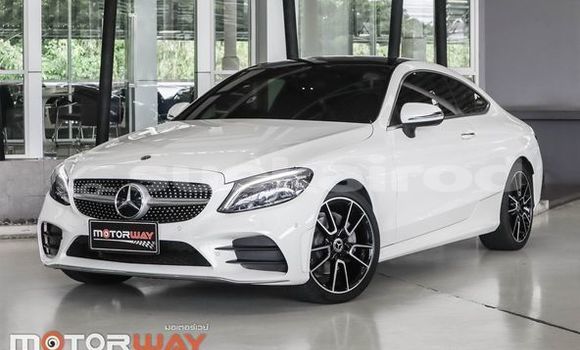 ซื้อ รถมือสอง Mercedes-Benz C-Classe ขาว รถยนต์ ใน %{เมือง} ใน กรุงเทพมหานคร