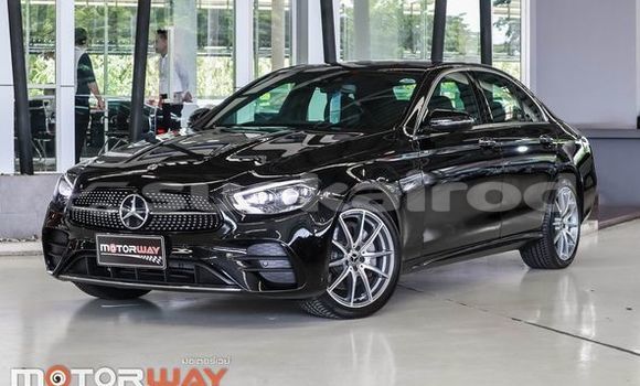 ซื้อ รถมือสอง Mercedes-Benz E-Classe สีดำ รถยนต์ ใน %{เมือง} ใน กรุงเทพมหานคร