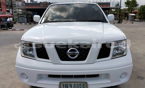Buy Used Nissan Navara White Car in Bangkok in Bangkok