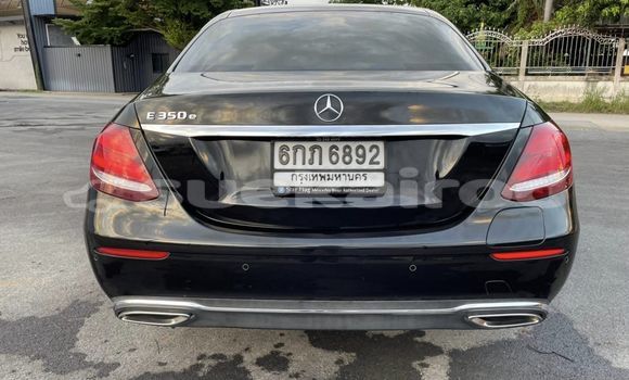 ซื้อ รถมือสอง Mercedes-Benz E-Classe สีดำ รถยนต์ ใน %{เมือง} ใน กรุงเทพมหานคร ซื้อ รถมือสอง Mercedes-Benz E-Classe สีดำ รถยนต์ ใน %{เมือง} ใน กรุงเทพมหานคร