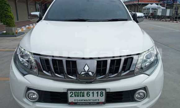 ซื้อ รถมือสอง Mitsubishi Triton ขาว รถยนต์ ใน %{เมือง} ใน กรุงเทพมหานคร