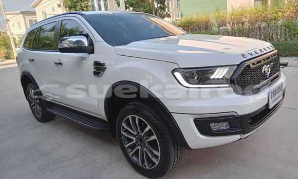 ซื้อ รถมือสอง Ford Everest ขาว รถยนต์ ใน %{เมือง} ใน กรุงเทพมหานคร