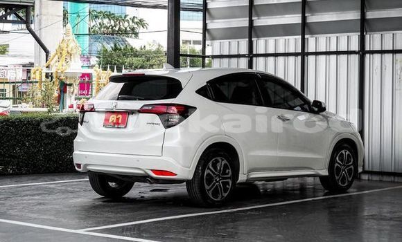 Buy Used Honda HR-V White Car in Bangkok in Bangkok Buy Used Honda HR-V White Car in Bangkok in Bangkok