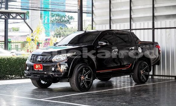 ซื้อ รถมือสอง Mitsubishi Triton สีดำ รถยนต์ ใน %{เมือง} ใน กรุงเทพมหานคร