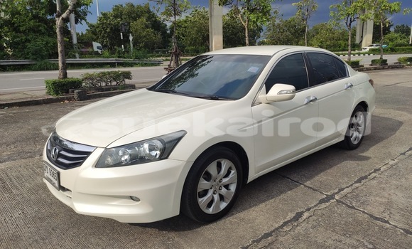 ซื้อ รถมือสอง Honda Accord ขาว รถยนต์ ใน %{เมือง} ใน กรุงเทพมหานคร