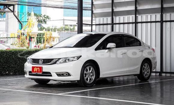ซื้อ รถมือสอง Honda Civic ขาว รถยนต์ ใน %{เมือง} ใน กรุงเทพมหานคร