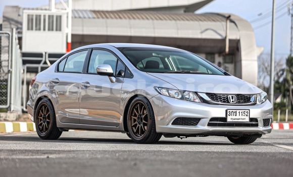 ซื้อ รถมือสอง Honda Civic เงิน รถยนต์ ใน %{เมือง} ใน กรุงเทพมหานคร