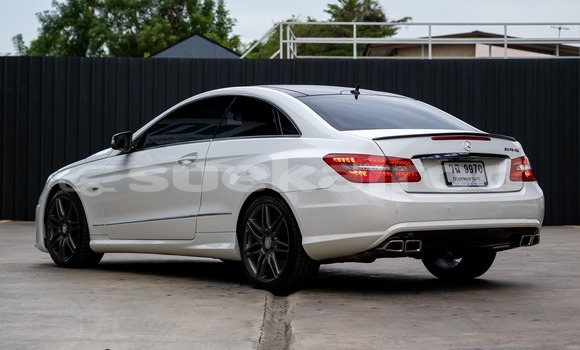 Buy Used Mercedes-Benz E200 White Car in Bangkok in Bangkok Buy Used Mercedes-Benz E200 White Car in Bangkok in Bangkok