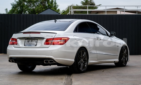 Buy Used Mercedes-Benz E200 White Car in Bangkok in Bangkok Buy Used Mercedes-Benz E200 White Car in Bangkok in Bangkok