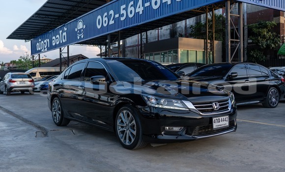 ซื้อ รถมือสอง Honda Accord สีดำ รถยนต์ ใน %{เมือง} ใน กรุงเทพมหานคร