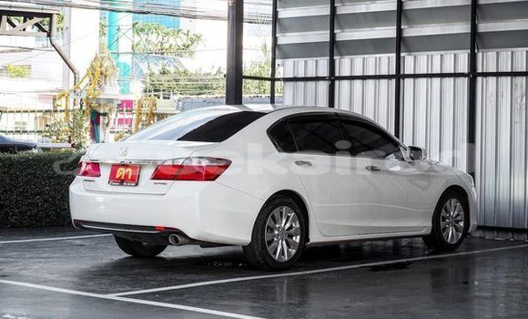 ซื้อ รถมือสอง Honda Accord ขาว รถยนต์ ใน %{เมือง} ใน กรุงเทพมหานคร ซื้อ รถมือสอง Honda Accord ขาว รถยนต์ ใน %{เมือง} ใน กรุงเทพมหานคร