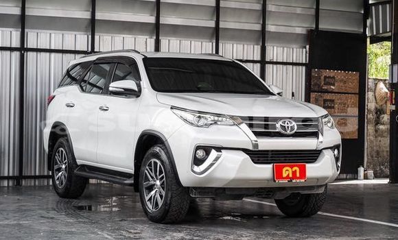 ซื้อ รถมือสอง Toyota Fortuner ขาว รถยนต์ ใน %{เมือง} ใน กรุงเทพมหานคร ซื้อ รถมือสอง Toyota Fortuner ขาว รถยนต์ ใน %{เมือง} ใน กรุงเทพมหานคร