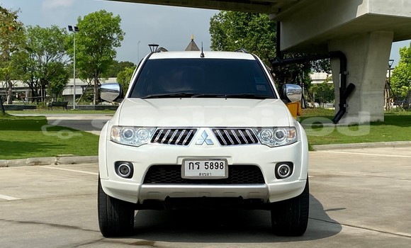 Buy Used Mitsubishi Pajero Sport White Car in Bangkok in Bangkok Buy Used Mitsubishi Pajero Sport White Car in Bangkok in Bangkok