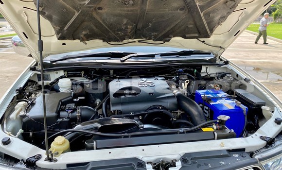 Buy Used Mitsubishi Pajero Sport White Car in Bangkok in Bangkok Buy Used Mitsubishi Pajero Sport White Car in Bangkok in Bangkok