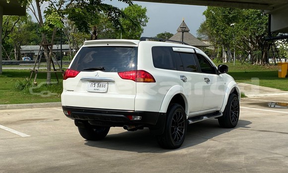 Buy Used Mitsubishi Pajero Sport White Car in Bangkok in Bangkok Buy Used Mitsubishi Pajero Sport White Car in Bangkok in Bangkok