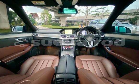 ซื้อ รถมือสอง Mercedes-Benz E-Classe สีดำ รถยนต์ ใน %{เมือง} ใน กรุงเทพมหานคร ซื้อ รถมือสอง Mercedes-Benz E-Classe สีดำ รถยนต์ ใน %{เมือง} ใน กรุงเทพมหานคร