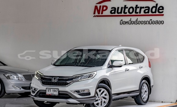 Buy Used Honda CR–V White Car in Bangkok in Bangkok