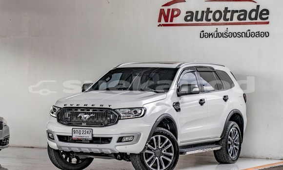 Buy Used Ford Everest White Car in Bangkok in Bangkok