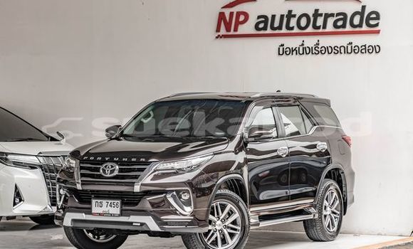 ซื้อ รถมือสอง Toyota Fortuner สีน้ำตาล รถยนต์ ใน %{เมือง} ใน กรุงเทพมหานคร