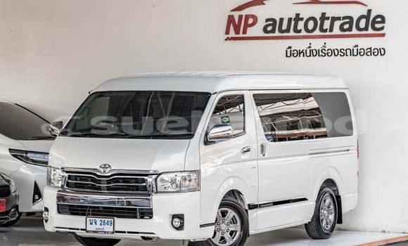 Buy Used Toyota Ventury White Car in Bangkok in Bangkok