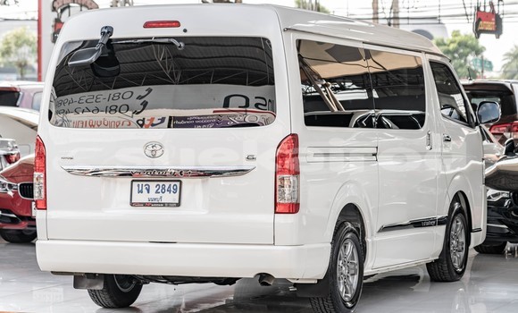 Buy Used Toyota Ventury White Car in Bangkok in Bangkok Buy Used Toyota Ventury White Car in Bangkok in Bangkok