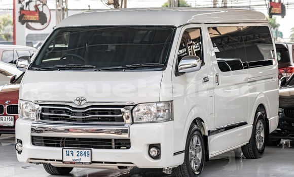 Buy Used Toyota Ventury White Car in Bangkok in Bangkok Buy Used Toyota Ventury White Car in Bangkok in Bangkok