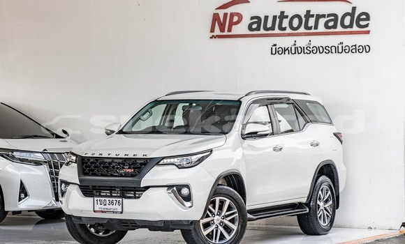ซื้อ รถมือสอง Toyota Fortuner ขาว รถยนต์ ใน %{เมือง} ใน กรุงเทพมหานคร