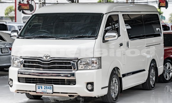 Buy Used Toyota Ventury White Car in Bangkok in Bangkok Buy Used Toyota Ventury White Car in Bangkok in Bangkok