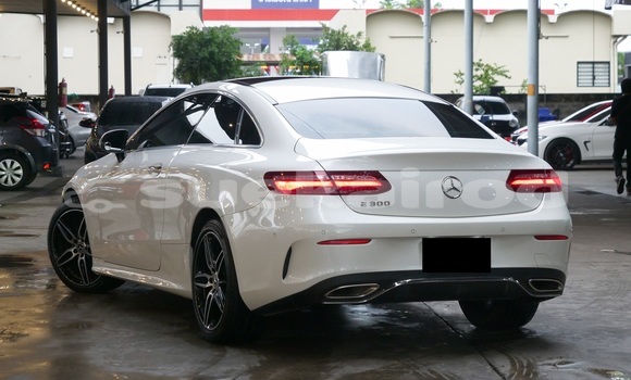 ซื้อ รถมือสอง Mercedes-Benz E-Classe ขาว รถยนต์ ใน %{เมือง} ใน กรุงเทพมหานคร ซื้อ รถมือสอง Mercedes-Benz E-Classe ขาว รถยนต์ ใน %{เมือง} ใน กรุงเทพมหานคร