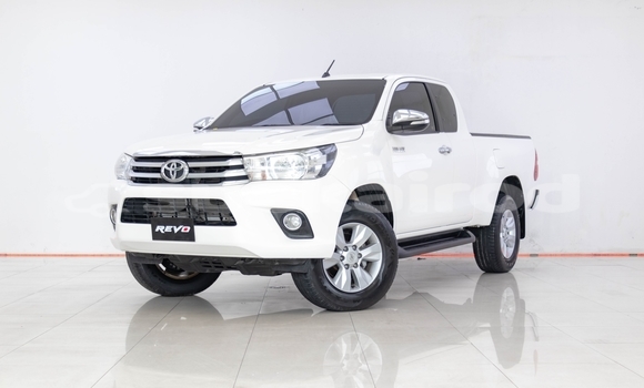 ซื้อ รถมือสอง Toyota Hiluxe Revo ขาว รถยนต์ ใน %{เมือง} ใน กรุงเทพมหานคร