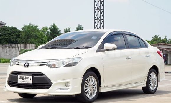 ซื้อ รถมือสอง Toyota Vios ขาว รถยนต์ ใน %{เมือง} ใน กรุงเทพมหานคร
