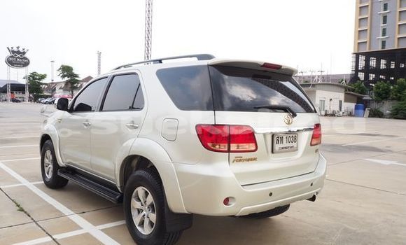 ซื้อ รถมือสอง Toyota Fortuner เงิน รถยนต์ ใน %{เมือง} ใน กรุงเทพมหานคร ซื้อ รถมือสอง Toyota Fortuner เงิน รถยนต์ ใน %{เมือง} ใน กรุงเทพมหานคร