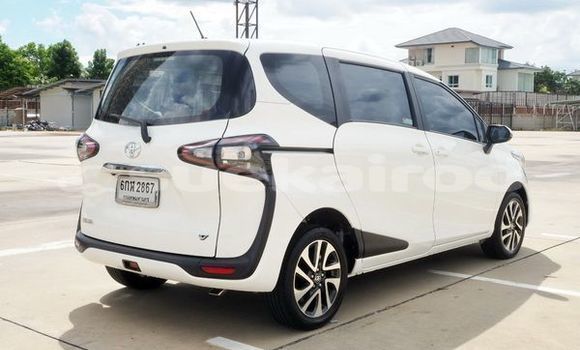 Buy Used Toyota Sienta White Car in Bangkok in Bangkok Buy Used Toyota Sienta White Car in Bangkok in Bangkok