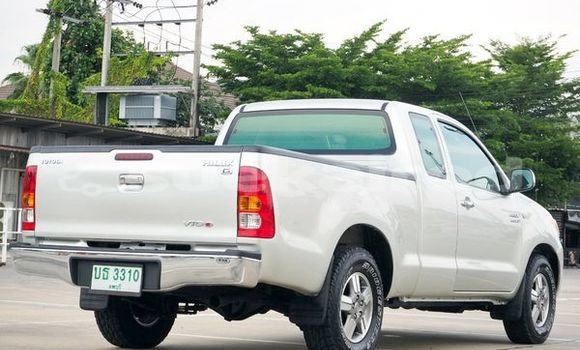 Buy Used Toyota Hiluxe VIGO Silver Car in Bangkok in Bangkok Buy Used Toyota Hiluxe VIGO Silver Car in Bangkok in Bangkok