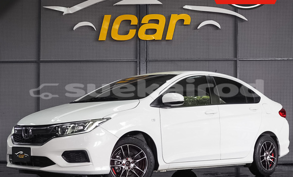 ซื้อ รถมือสอง Honda City ขาว รถยนต์ ใน %{เมือง} ใน กรุงเทพมหานคร