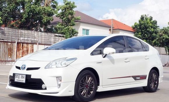 Buy Used Toyota Prius White Car in Bangkok in Bangkok