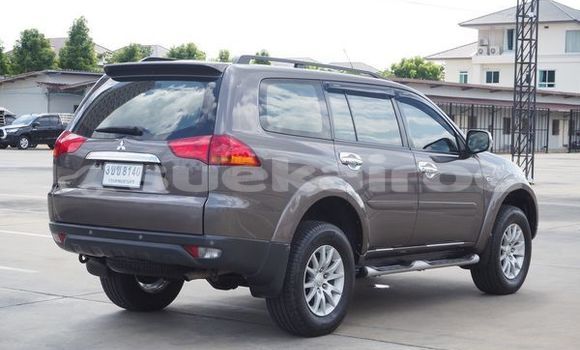 ซื้อ รถมือสอง Mitsubishi Pajero สีน้ำตาล รถยนต์ ใน %{เมือง} ใน กรุงเทพมหานคร ซื้อ รถมือสอง Mitsubishi Pajero สีน้ำตาล รถยนต์ ใน %{เมือง} ใน กรุงเทพมหานคร