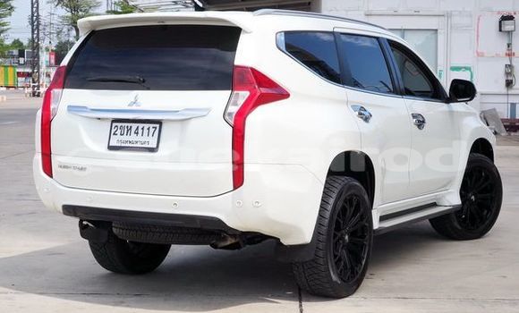 ซื้อ รถมือสอง Mitsubishi Pajero ขาว รถยนต์ ใน %{เมือง} ใน กรุงเทพมหานคร ซื้อ รถมือสอง Mitsubishi Pajero ขาว รถยนต์ ใน %{เมือง} ใน กรุงเทพมหานคร