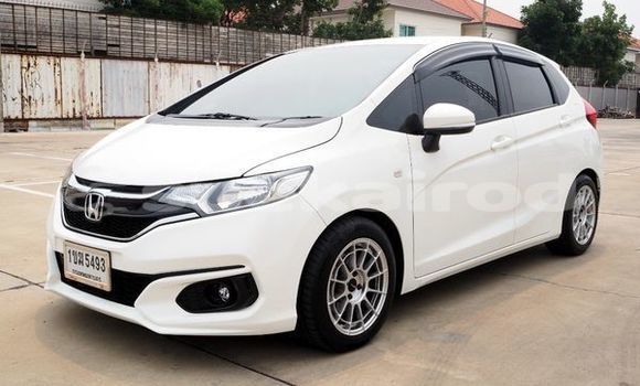 Buy Used Honda Jazz White Car in Bangkok in Bangkok