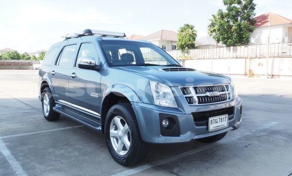 Buy Used Isuzu MU-7 Silver Car in Bangkok in Bangkok Buy Used Isuzu MU-7 Silver Car in Bangkok in Bangkok
