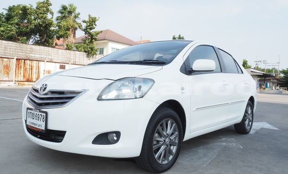 ซื้อ รถมือสอง Toyota Soluna Vios ขาว รถยนต์ ใน %{เมือง} ใน กรุงเทพมหานคร