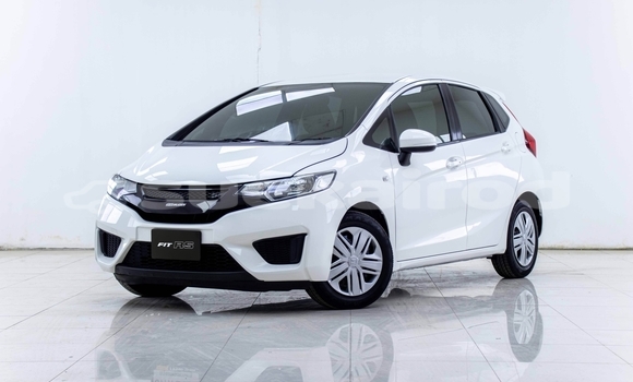 Buy Used Honda Jazz White Car in Bangkok in Bangkok