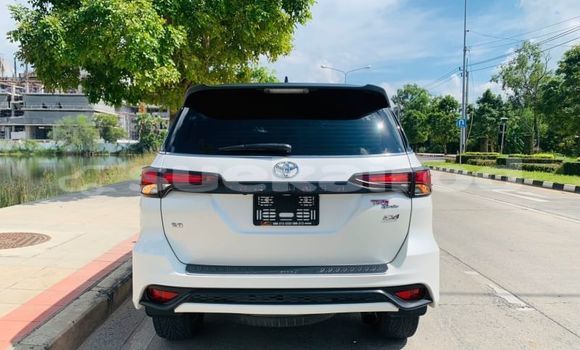 ซื้อ รถมือสอง Toyota Fortuner ขาว รถยนต์ ใน %{เมือง} ใน กรุงเทพมหานคร ซื้อ รถมือสอง Toyota Fortuner ขาว รถยนต์ ใน %{เมือง} ใน กรุงเทพมหานคร